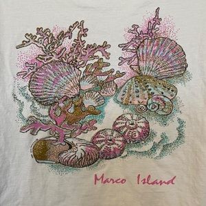 Super cute y2k style tee